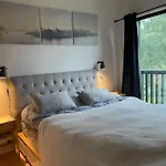 New And Spacious House With Fireplace